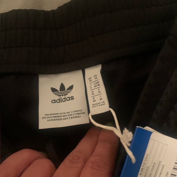 ADIDAS SHORTS - Picture 3 of 3